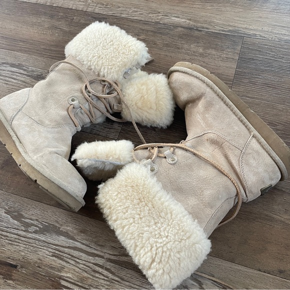 Uggs Montclair lace up boots 6 - Picture 7 of 13